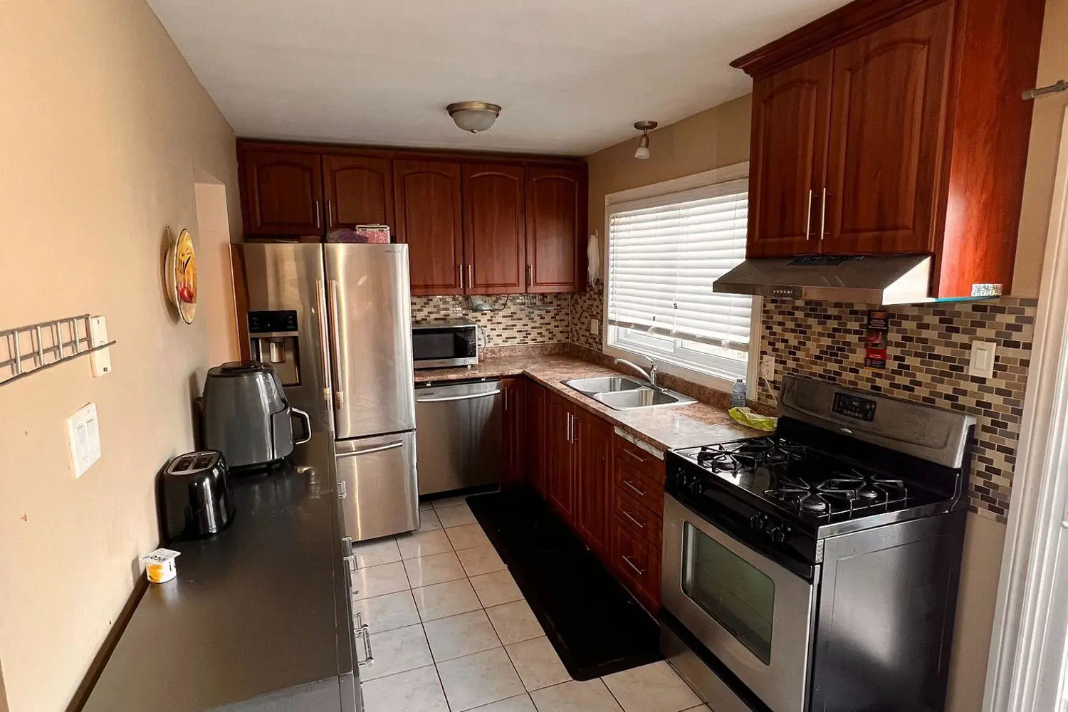 Additional image 3 of 1020 Central Park Drive 5