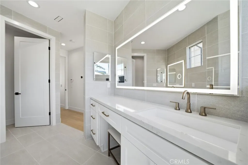 Additional image 30 of 12840 S Seaglass Circle, Los Angeles, CA 90094