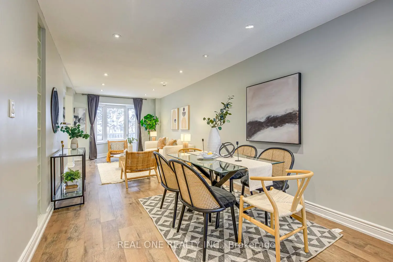 Additional image 5 of 2006 Glenada Crescent 2