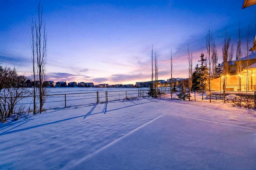 Additional image 3 of 14 Springborough Crescent SW, Calgary, AB, T3H 5M5