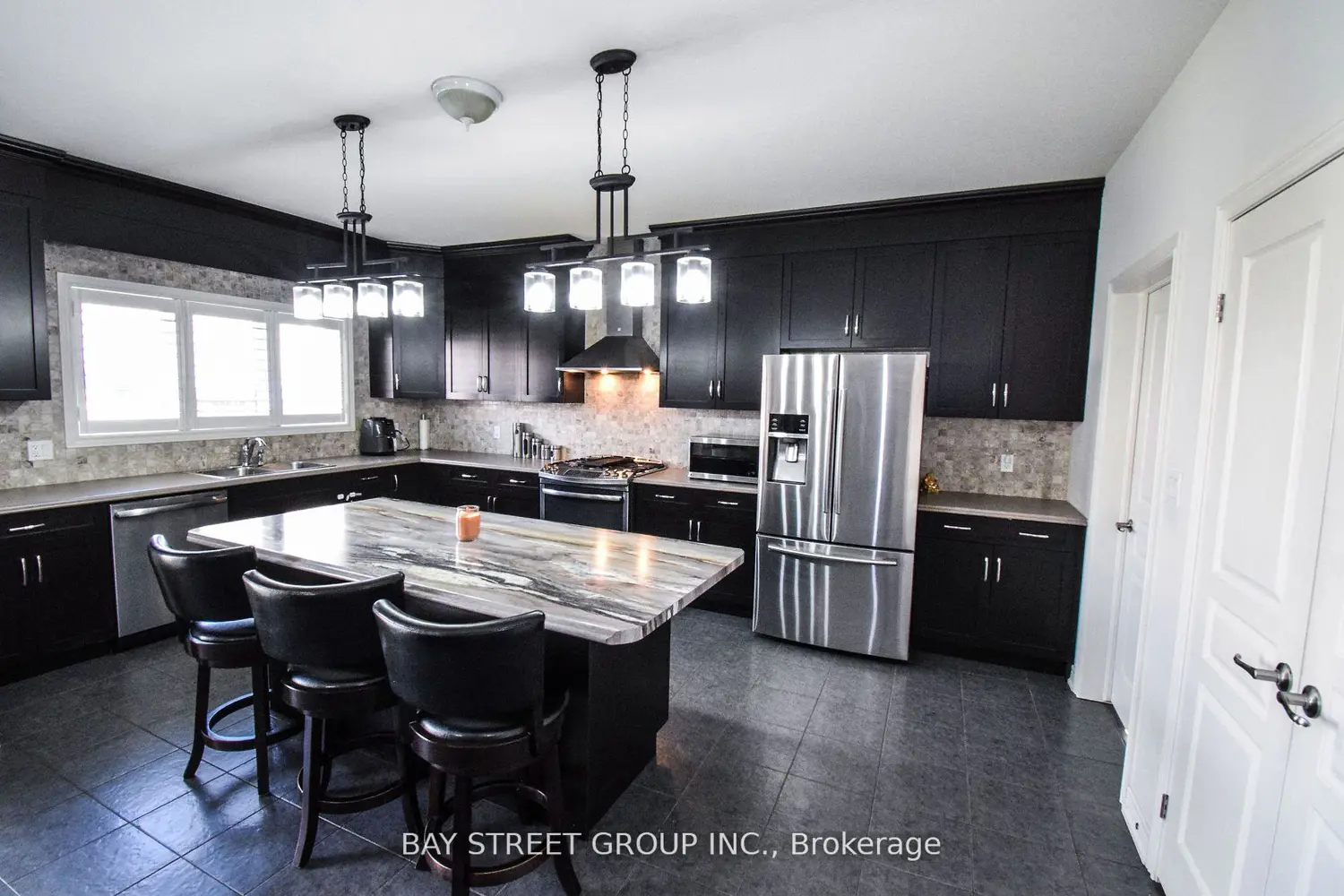 Additional image 7 of 490 Silverwood Avenue