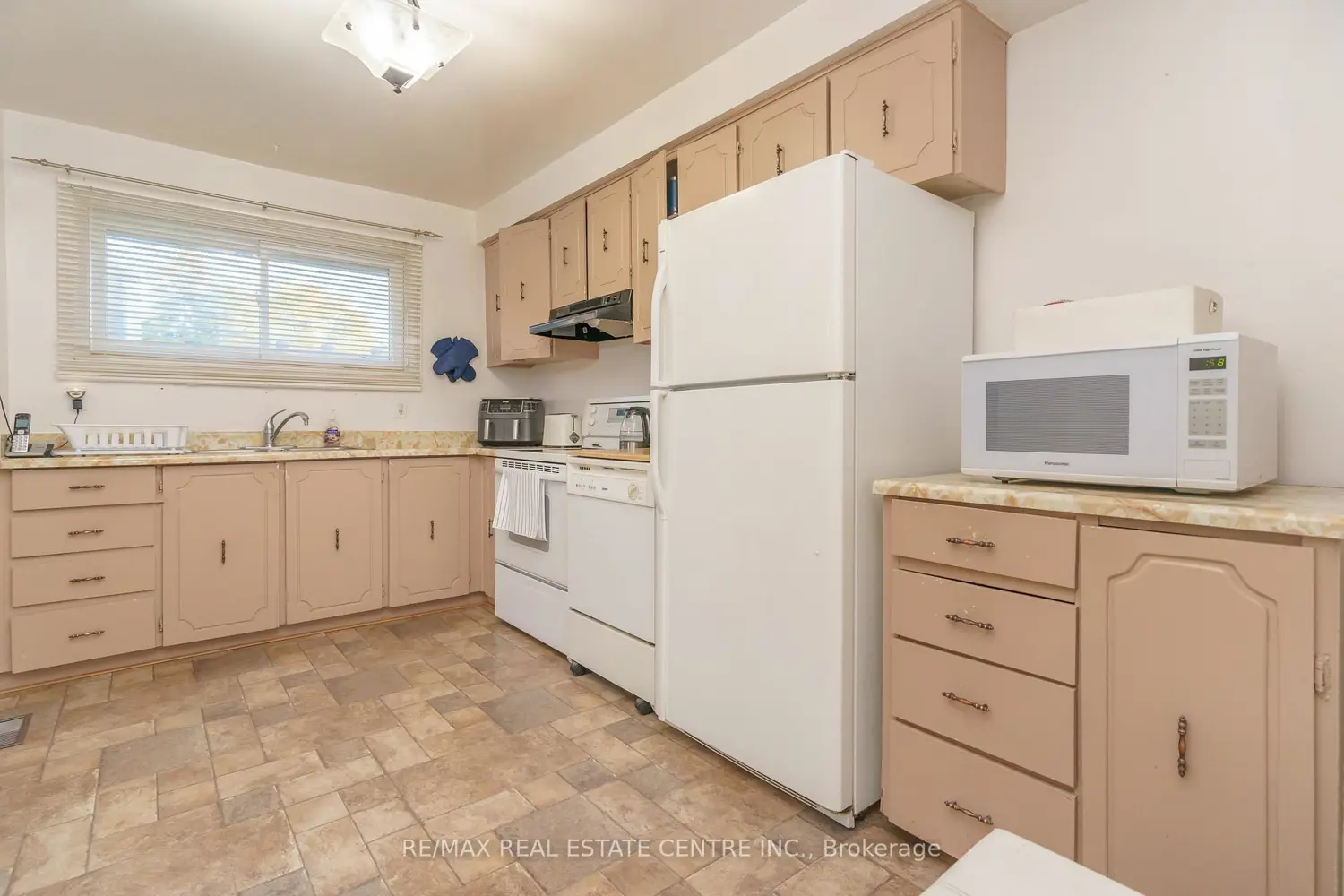 Additional image 5 of 143 Ashton Crescent 143