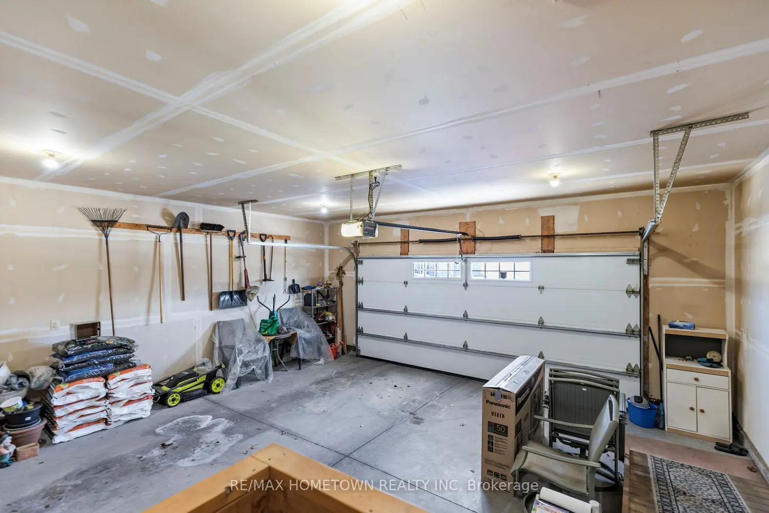 Additional image 8 of 1124 Mcclure Crescent