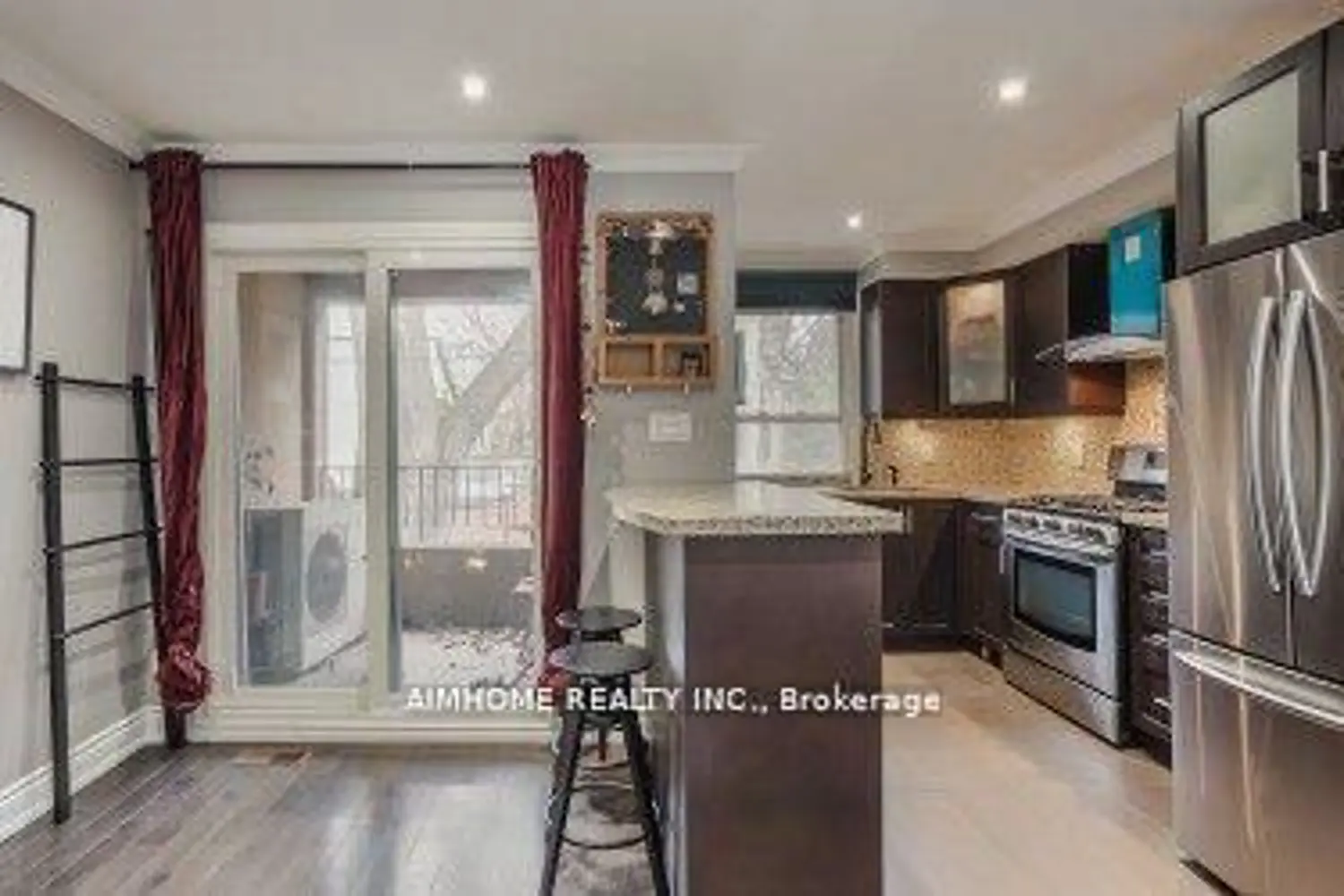 Additional image 8 of 360 R Dundas Street Th#2