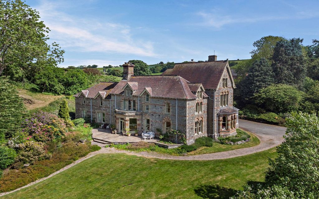 Additional image 2 of 10 bed detached house for saleLlanfair Caereinion, Welshpool, Powys SY21