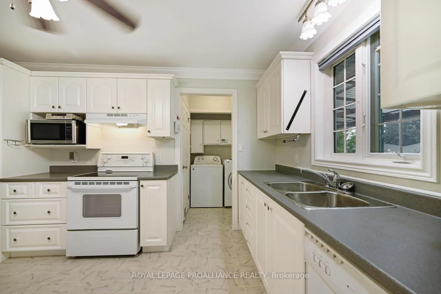 Additional image 10 of 1003 Montrose Street