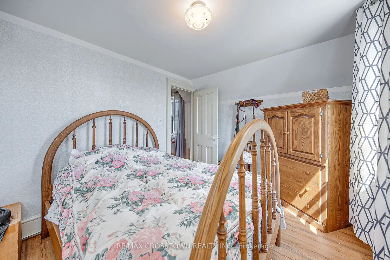 Additional image 19 of 6409 10Th Line