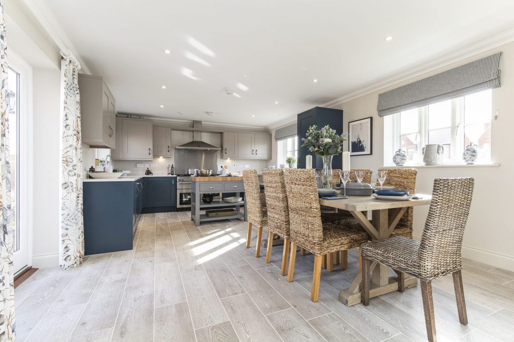 Additional image 2 of 5 bed detached house for saleFour Acre Drive, Houghton Conquest MK45