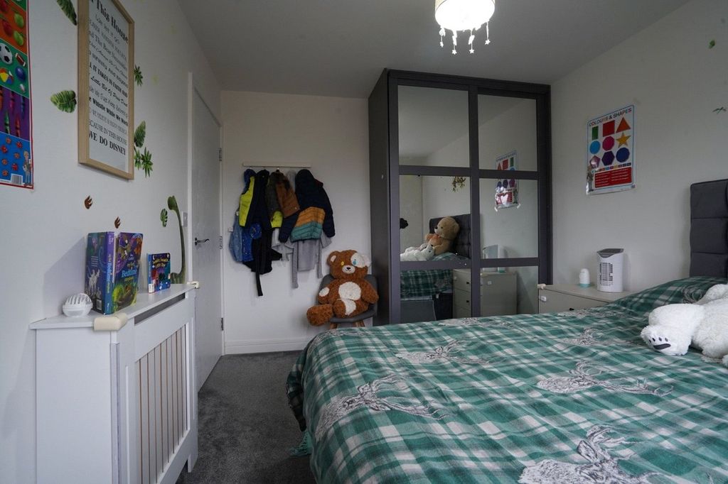 Additional image 12 of 4 bed end terrace house for saleLittle Wood Crescent, Wakefield, West Yorkshire WF1