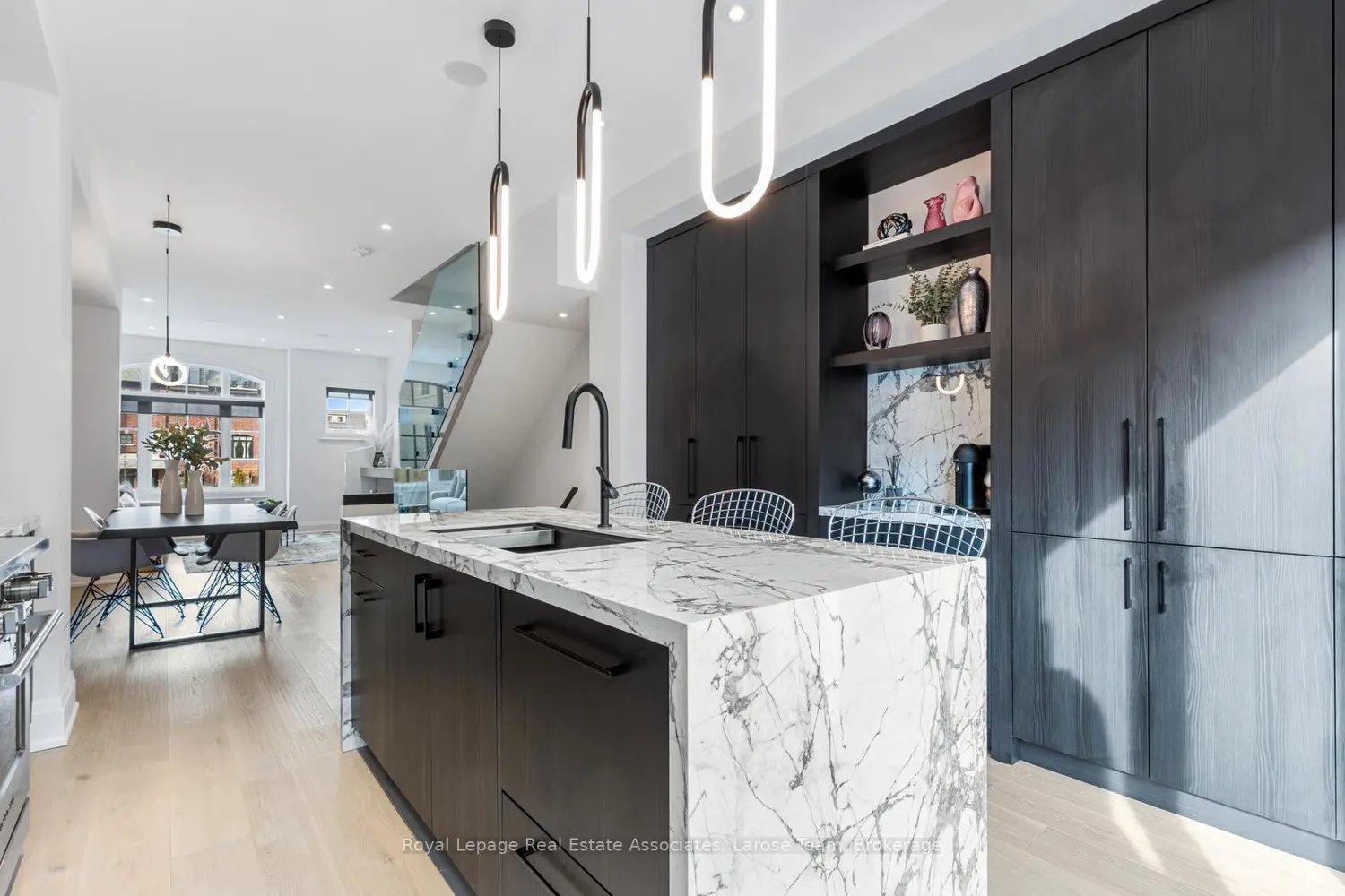 10 Lunar Crescent 24