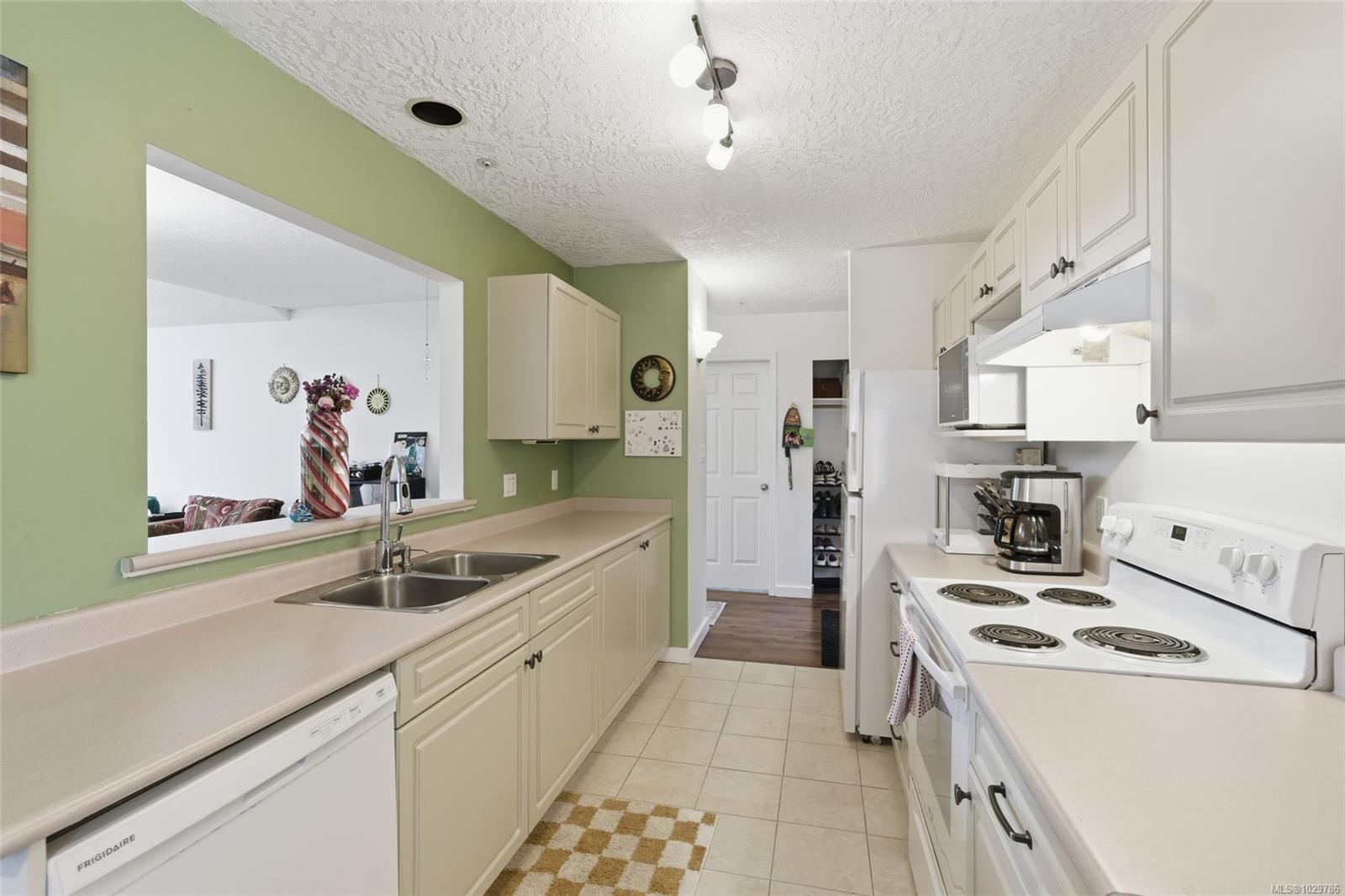 Additional image 4 of 9-571 Bradley Street, Nanaimo, BC, V9S 1B9