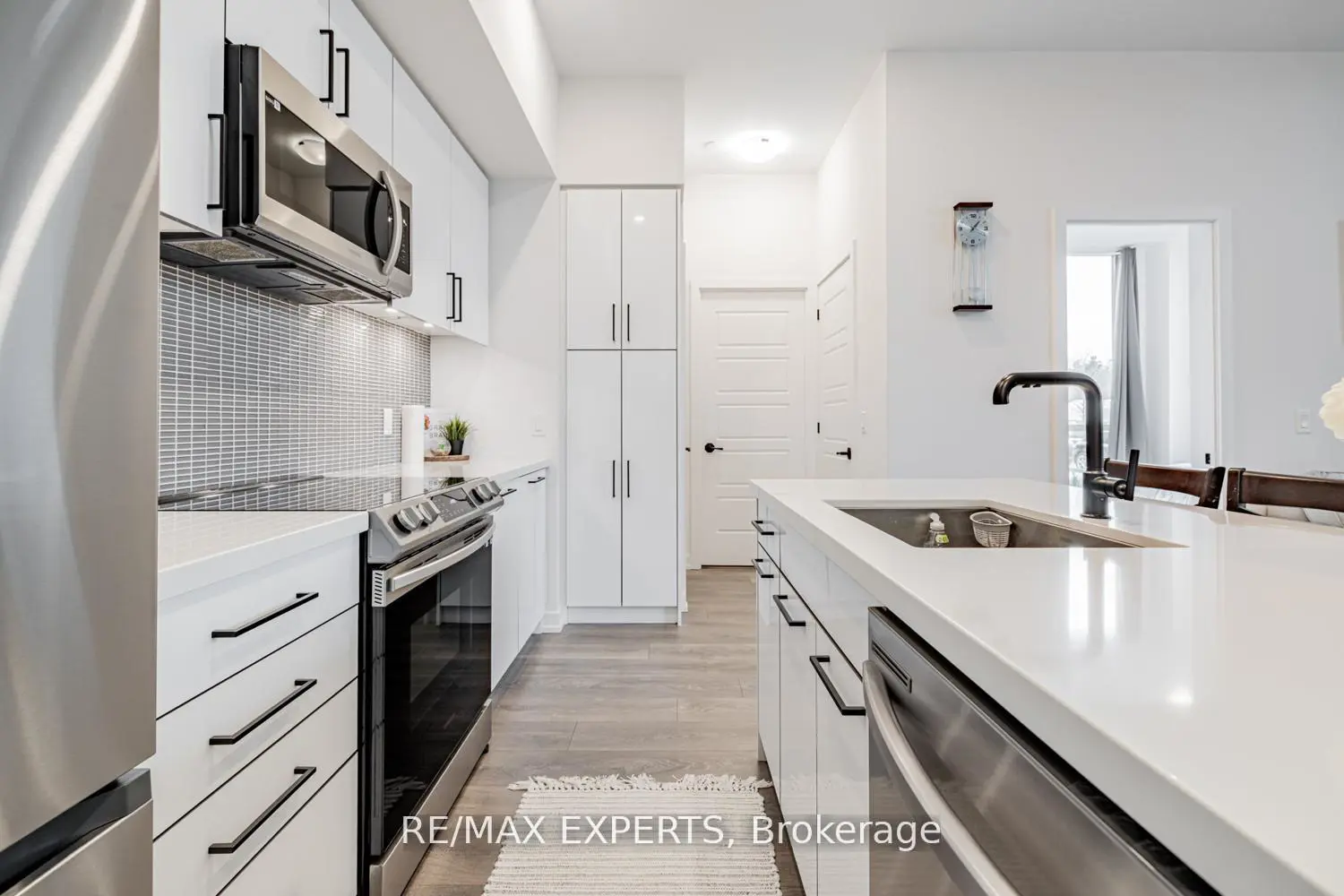 Additional image 12 of 415 Sea Ray Avenue 105