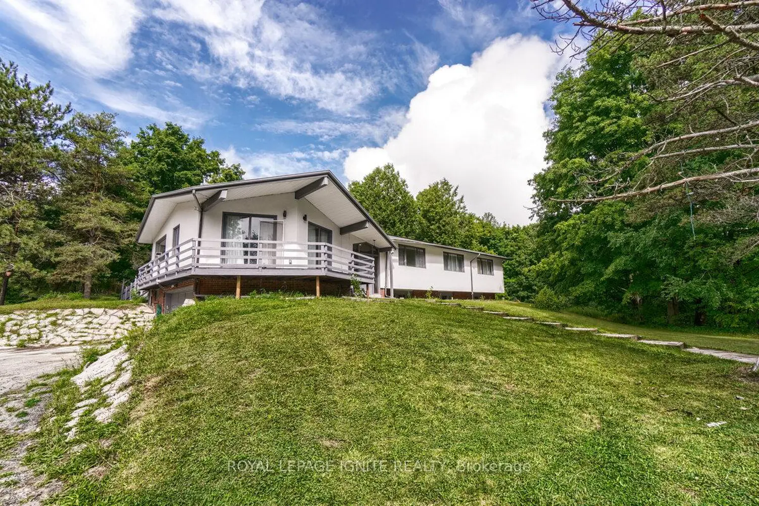 Additional image 2 of 5812 Beech Grove Side Road