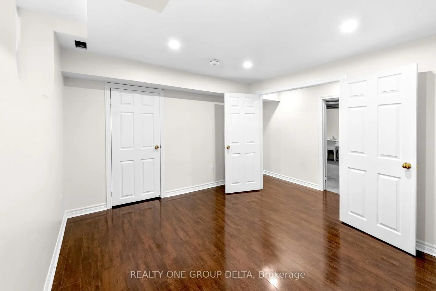 Additional image 18 of 8 Charlemagne Avenue