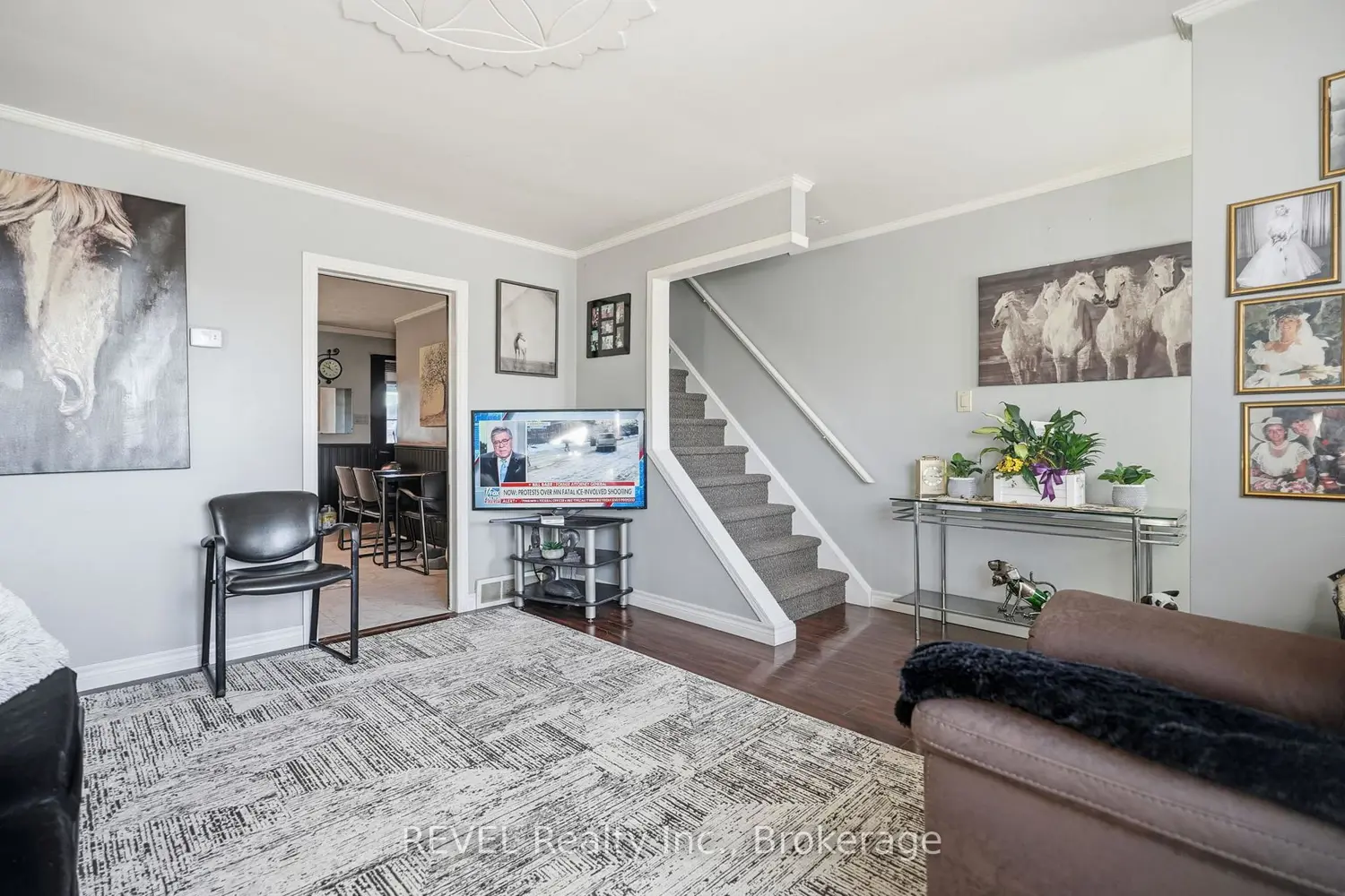 137 Wellington Street photo 5