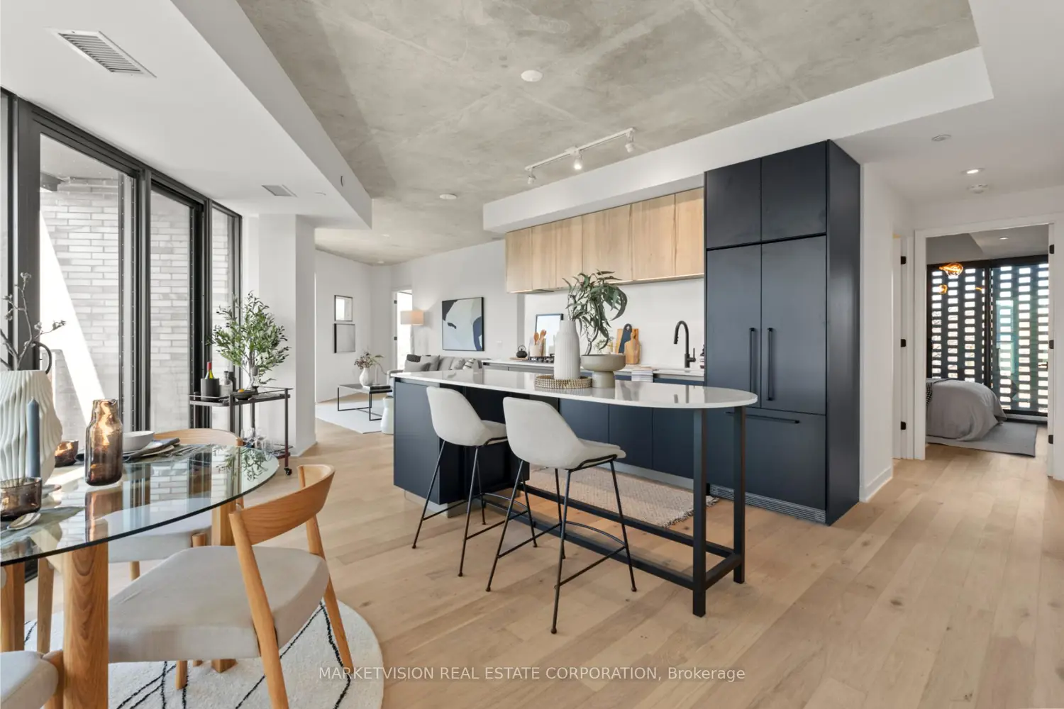 2625 Dundas Street 405