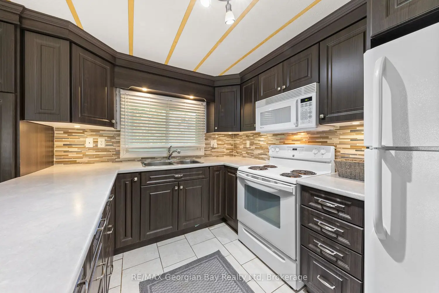 Additional image 6 of 3 Lakeshore Road