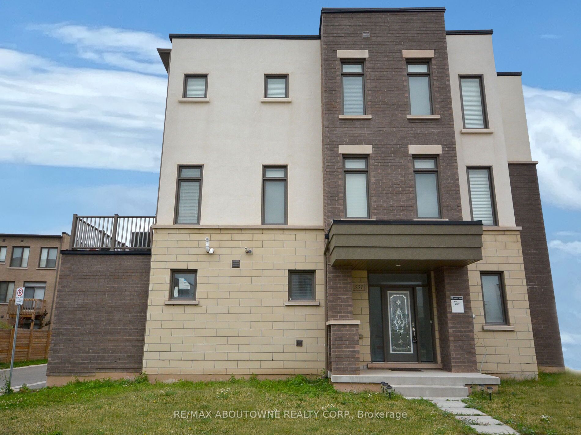 Additional image 2 of 331 Squire Crescent, Oakville, ON, L6H 0L9