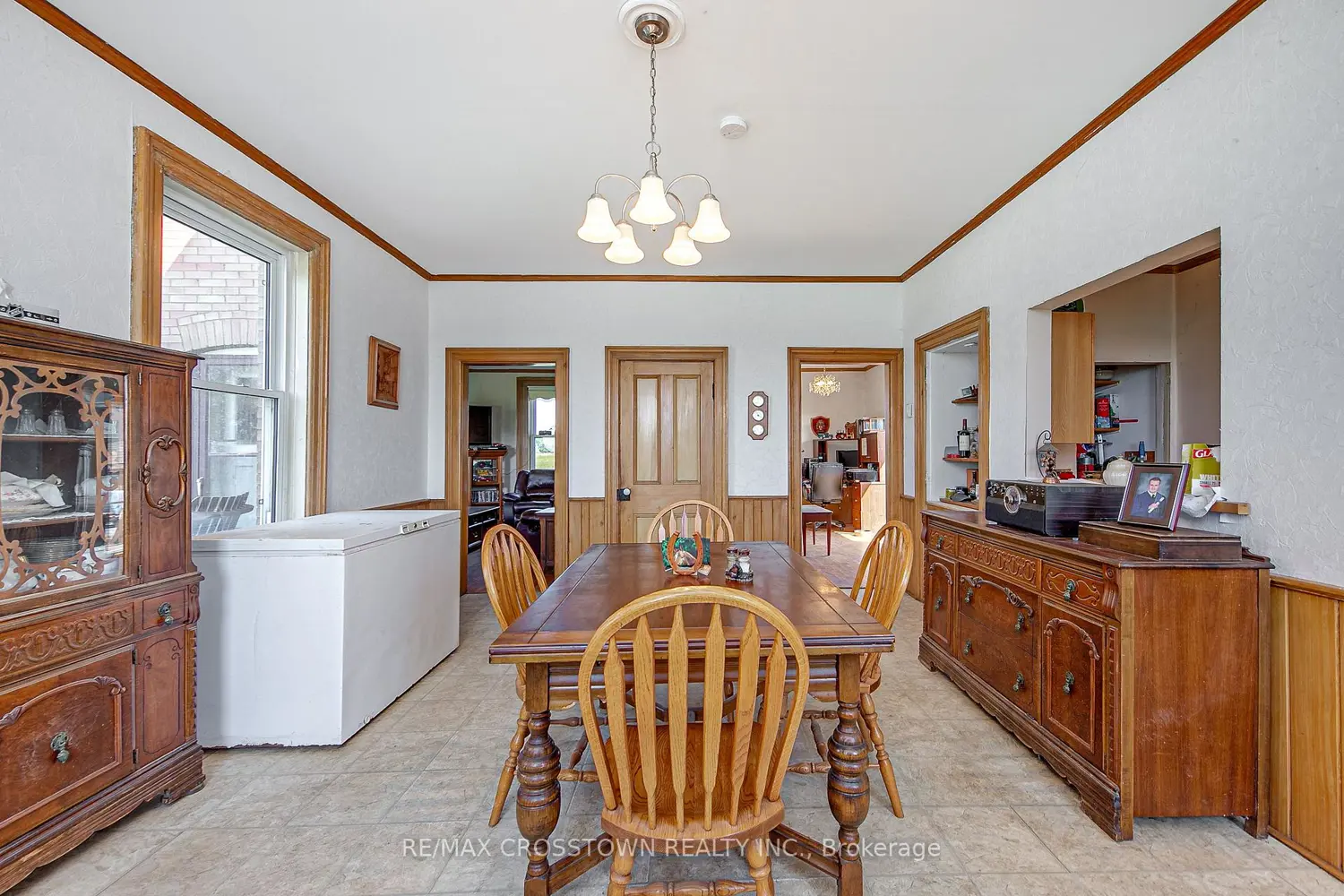 Additional image 8 of 6409 10Th Line