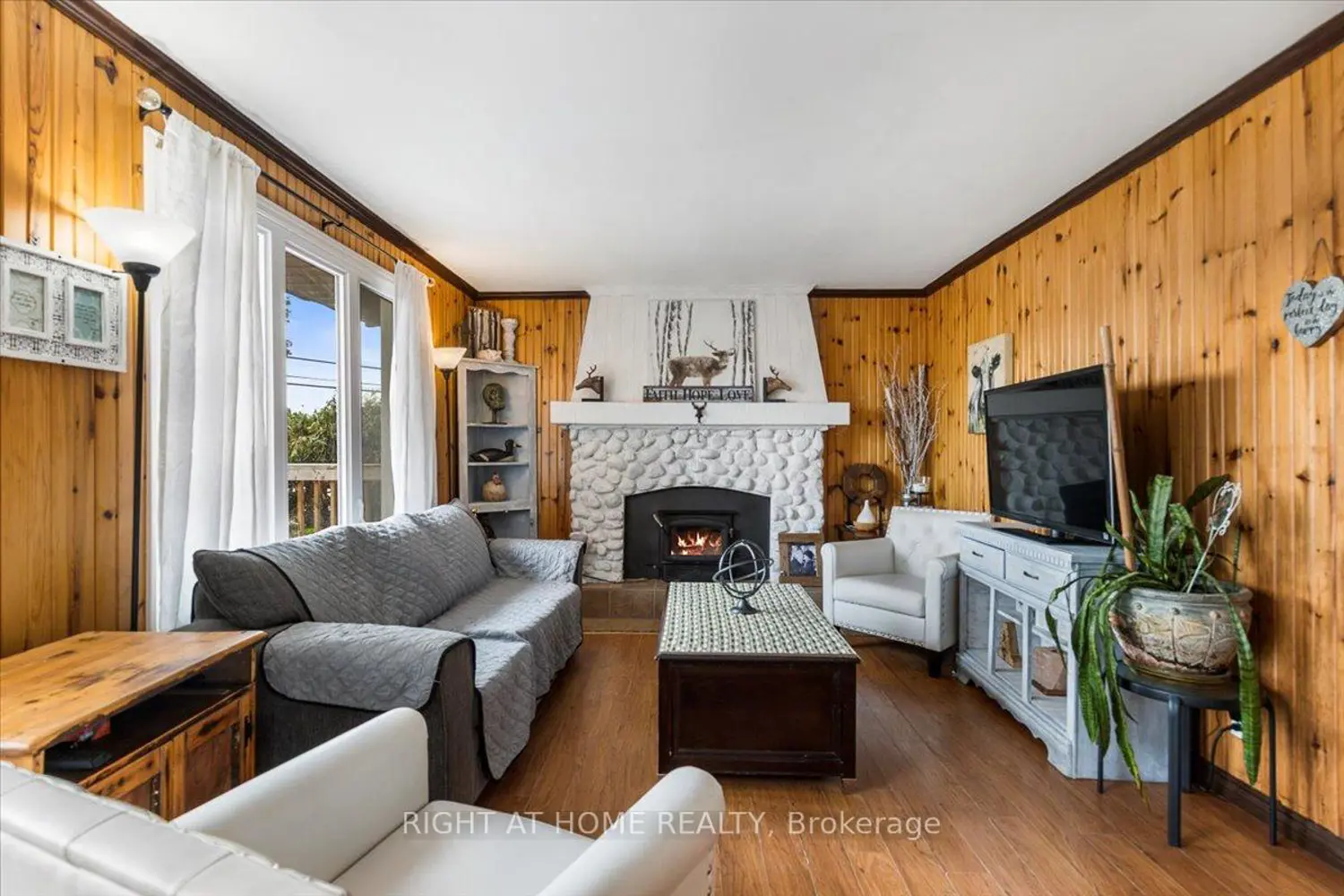 Additional image 3 of 424 Laurier Street