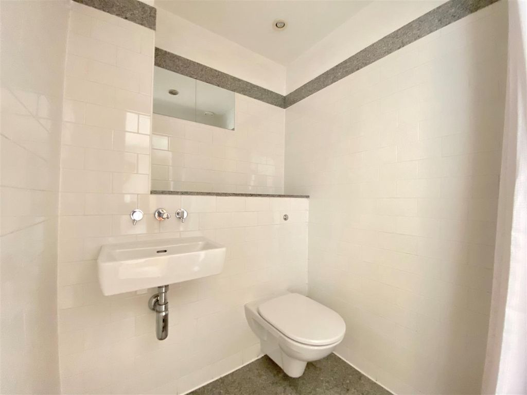Additional image 8 of 3 bed flat for saleAdvent House, Isaac Way, Manchester M4
