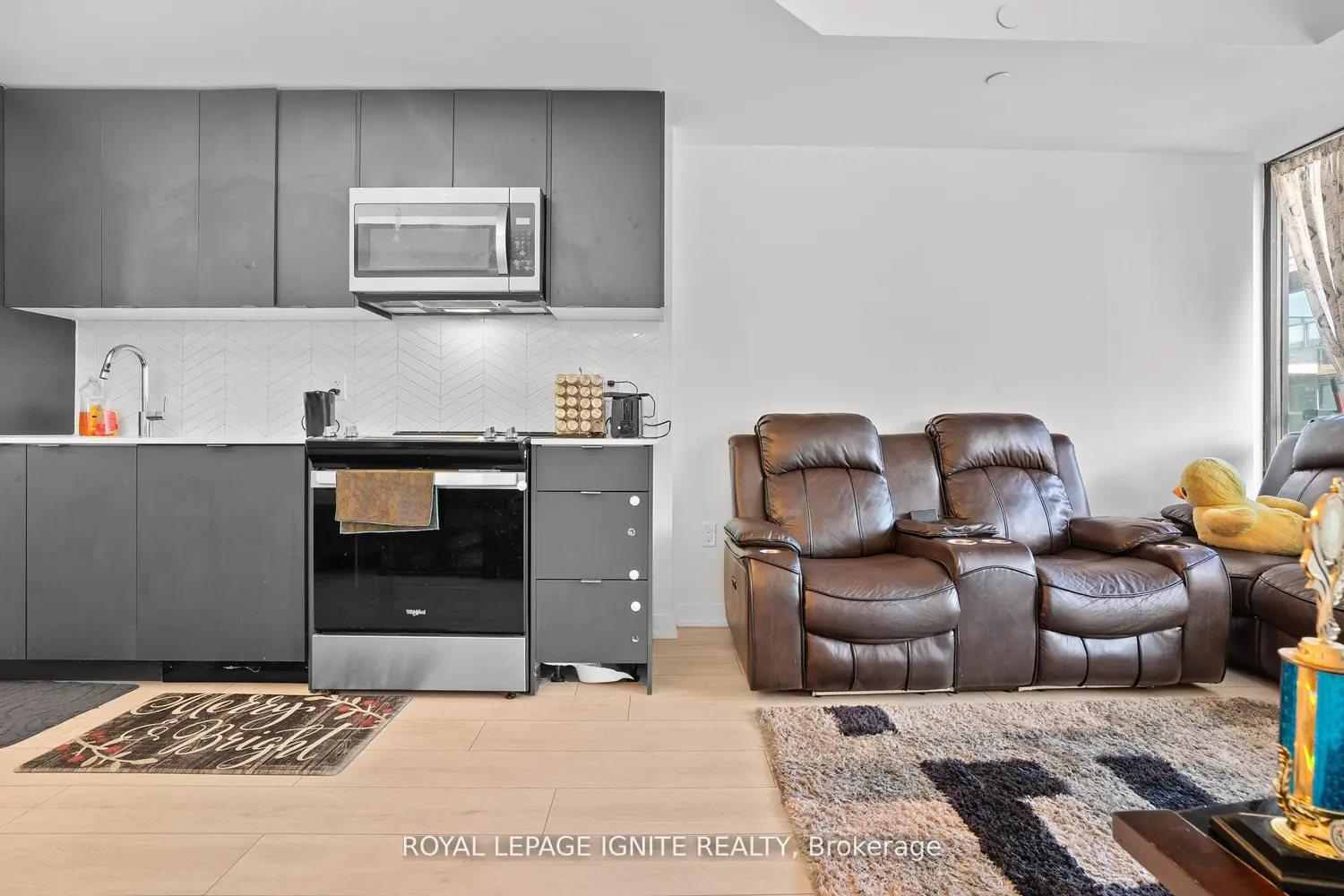 Additional image 7 of 1604 Charles Street 414