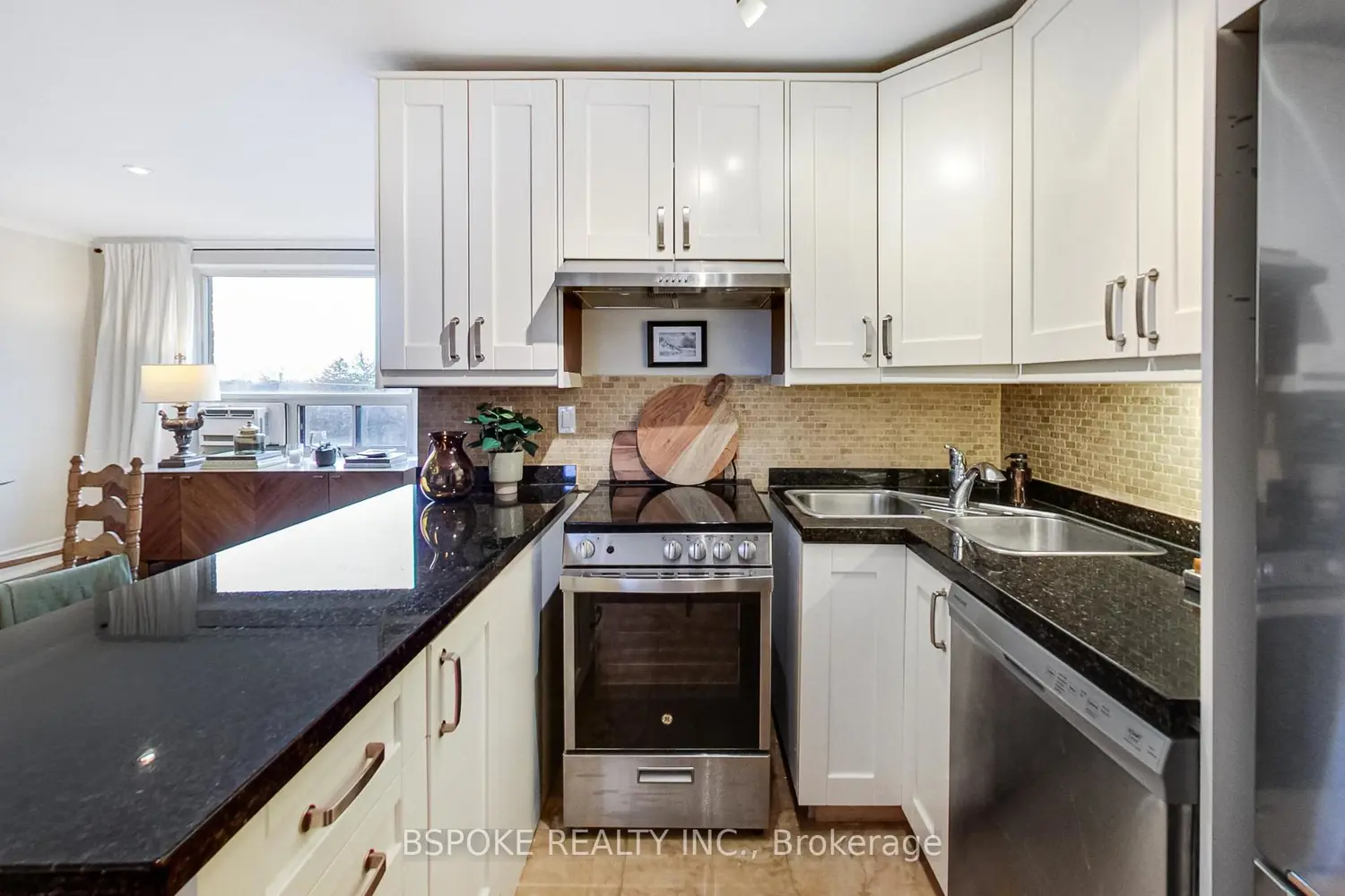 Additional image 6 of 2550 Bathurst Street 405