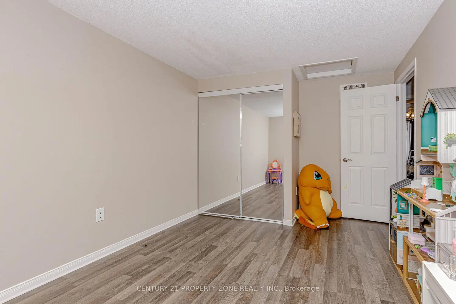 Additional image 15 of 13 White Elm Road