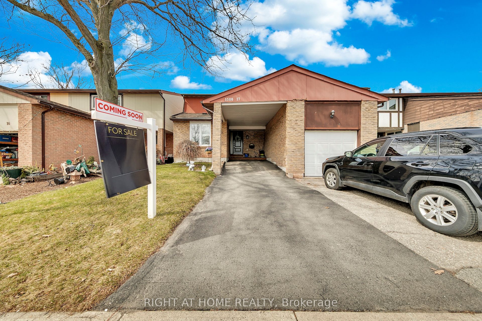 17-1580 Lancaster Drive, Oakville, ON, L6H 2Z5