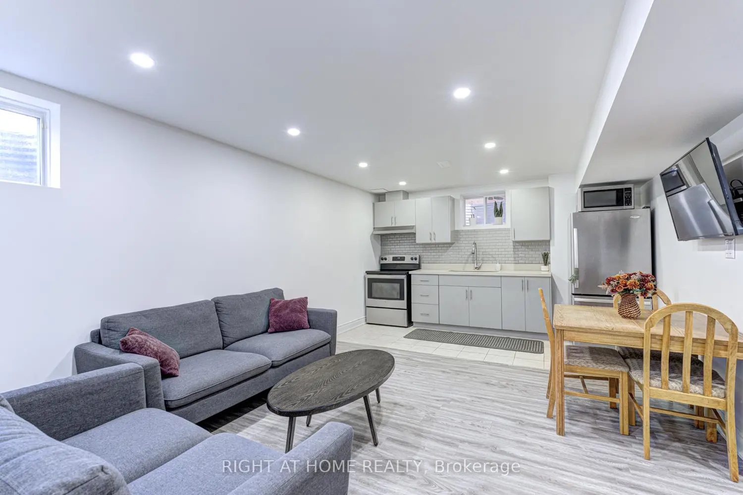Additional image 18 of 796 Rayner Court