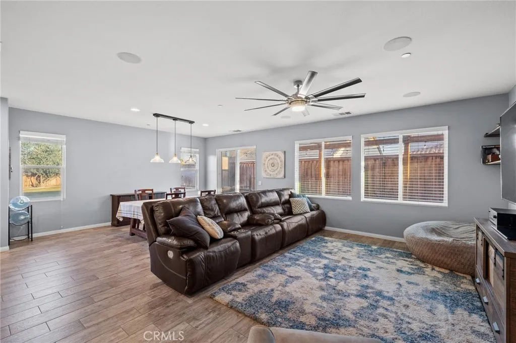 Additional image 39 of 9705 Dutchman Peak Ln, Bakersfield, CA 93311