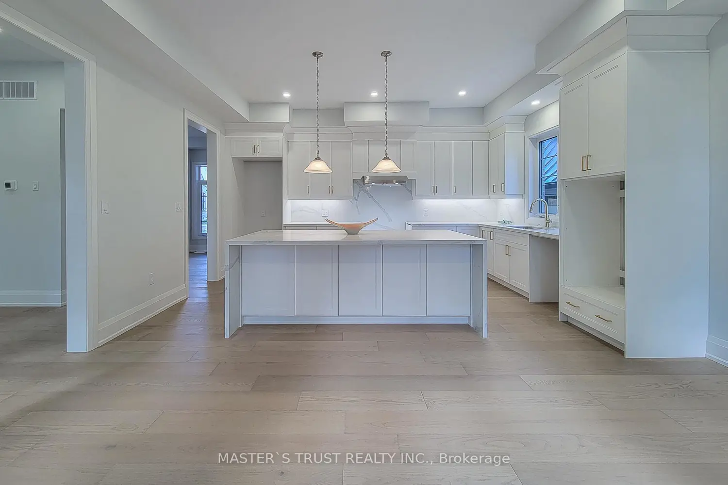 Additional image 8 of 325 Somme Street