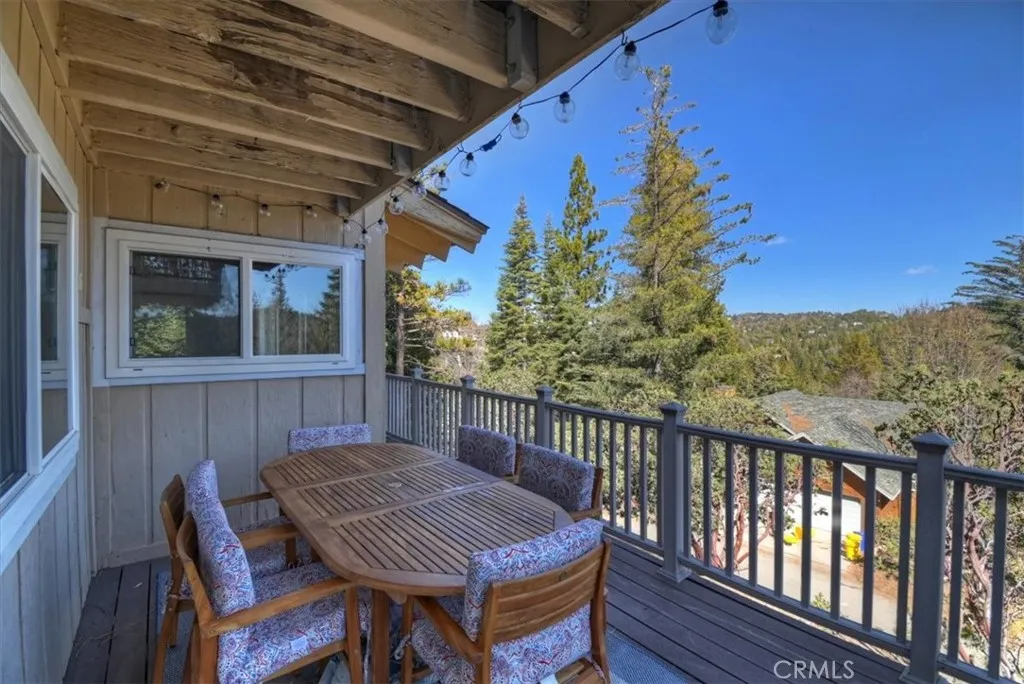 26599 Placer Ln, Lake Arrowhead, CA 92352