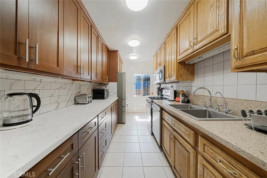 Additional image 9 of 14603 S Aprilia Ave, Compton, CA 90220