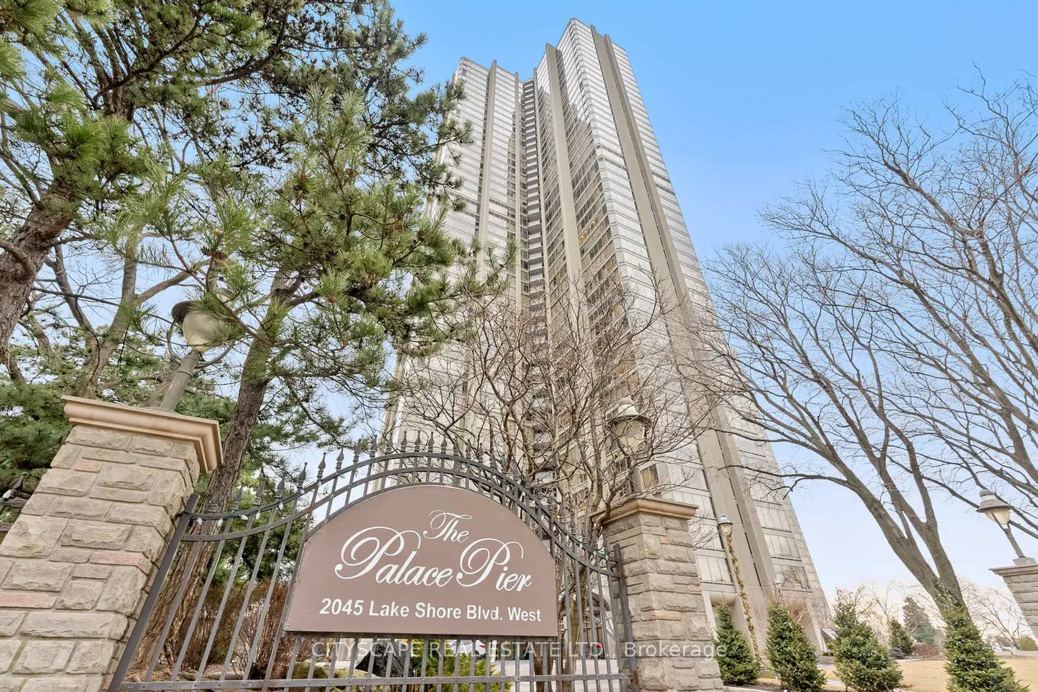 2045 Lake Shore Boulevard 202
