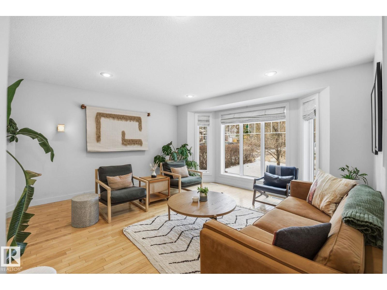 Additional image 3 of 7235 112 Street NW, Edmonton, AB, T6G1J4