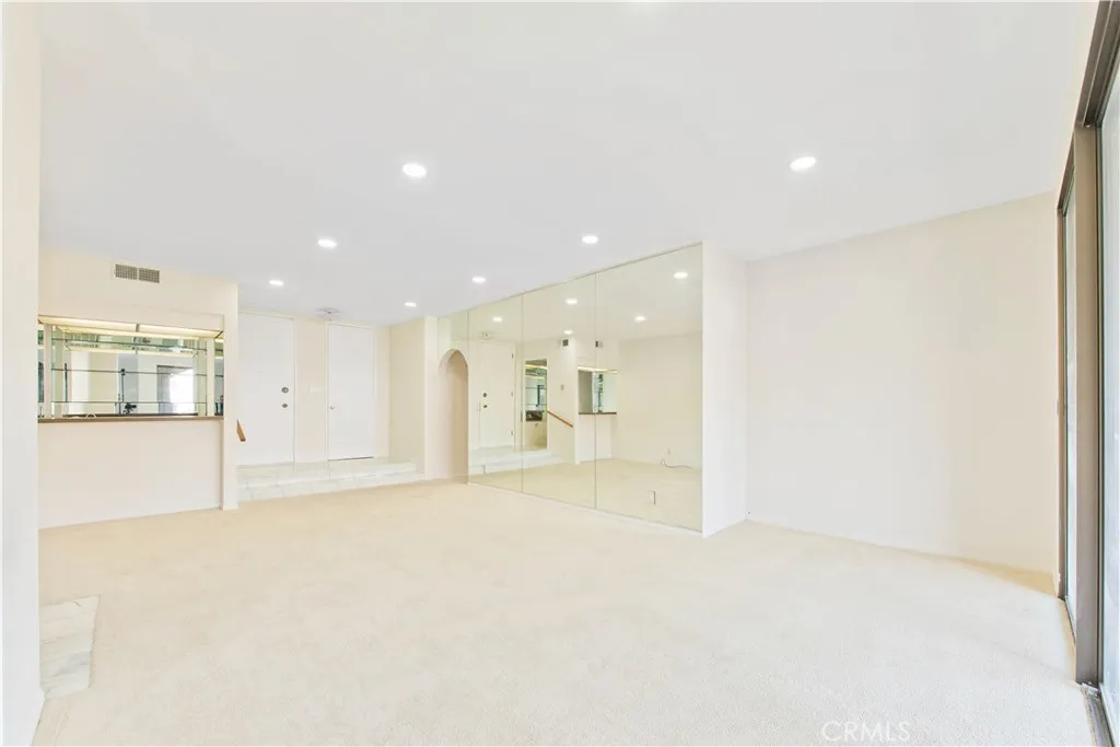 Additional image 5 of 5340 Yarmouth Unit 205, Encino, CA 91316