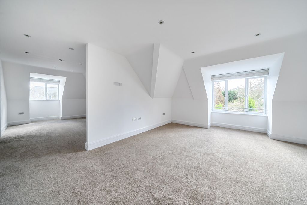 Additional image 11 of 3 bed flat for saleGower Road, Weybridge KT13