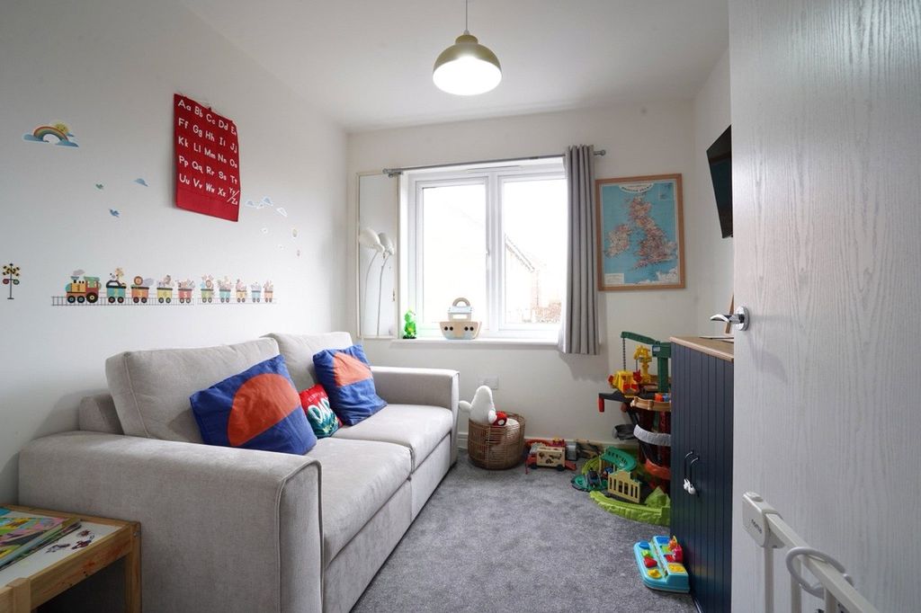 Additional image 9 of 4 bed end terrace house for saleLittle Wood Crescent, Wakefield, West Yorkshire WF1