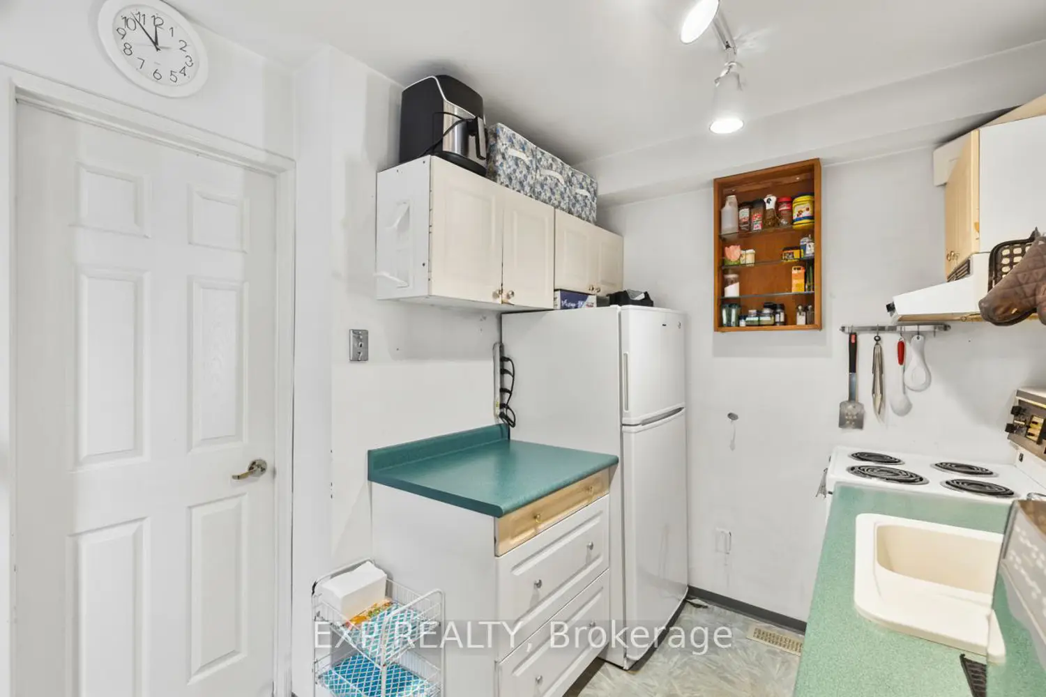 Additional image 11 of 5692 North Street