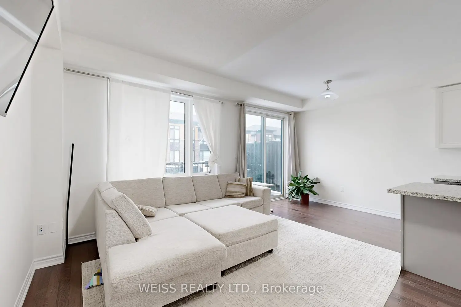 Additional image 3 of 6729 Thickson Road