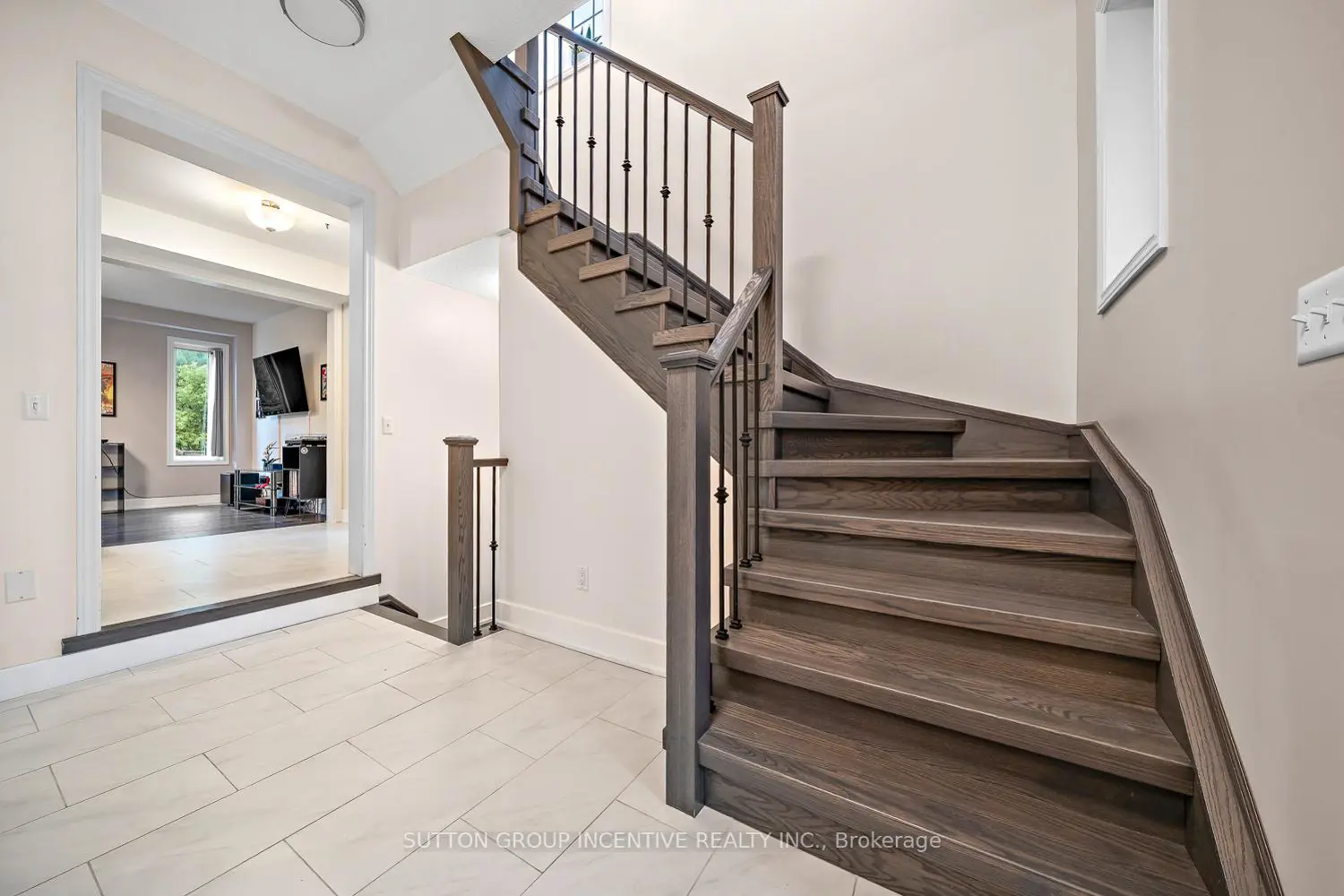 Additional image 4 of 105 Collier Crescent