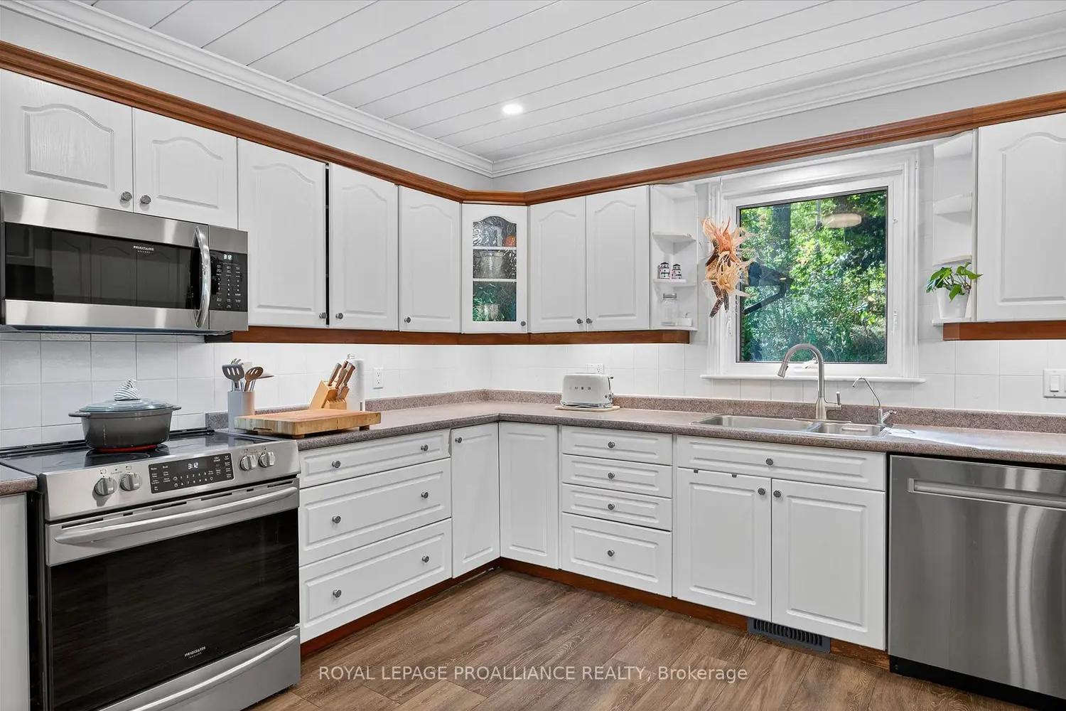 9 Leanne Avenue photo 4