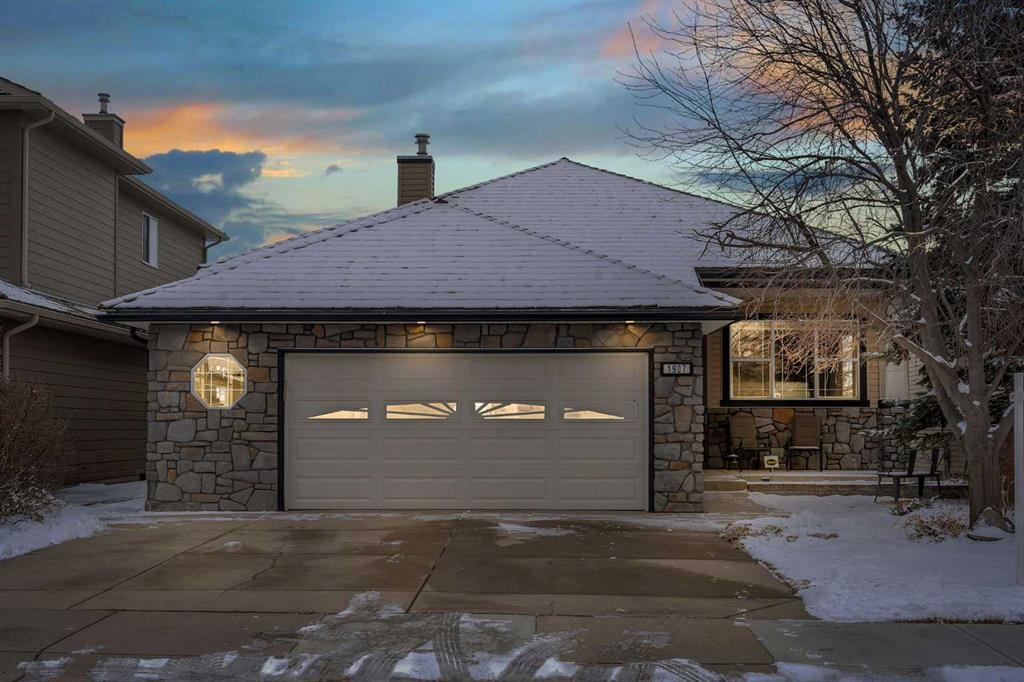 1907 Woodside Boulevard NW, Airdrie, AB, T4B 2M4