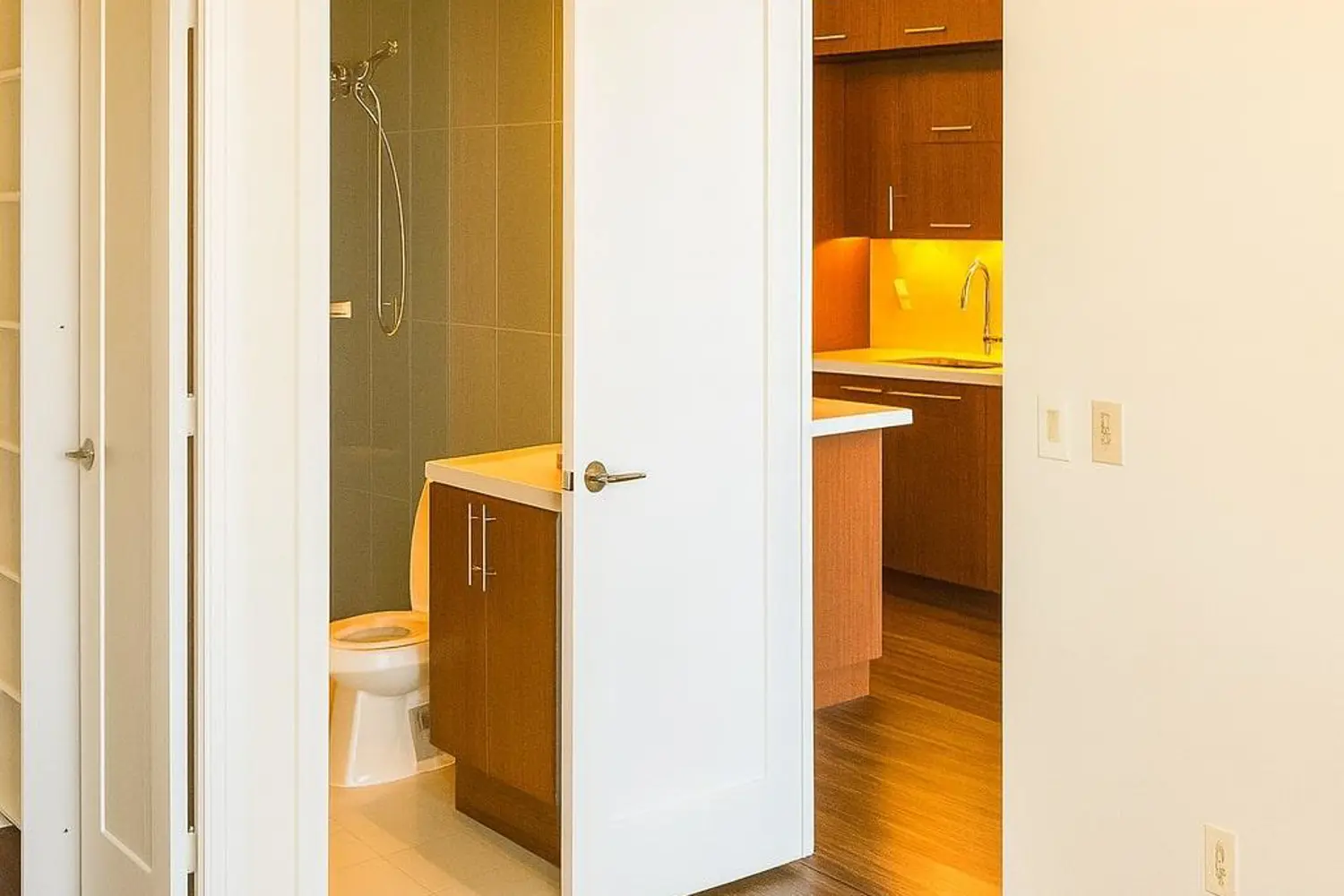 Additional image 2 of 5 Sheppard Avenue 2923