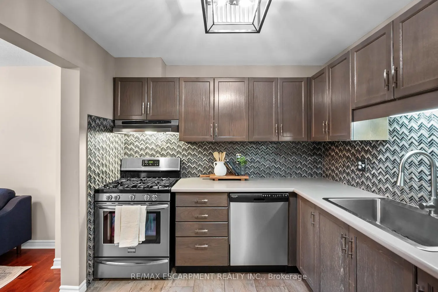 Additional image 4 of 610 Barton Street 12