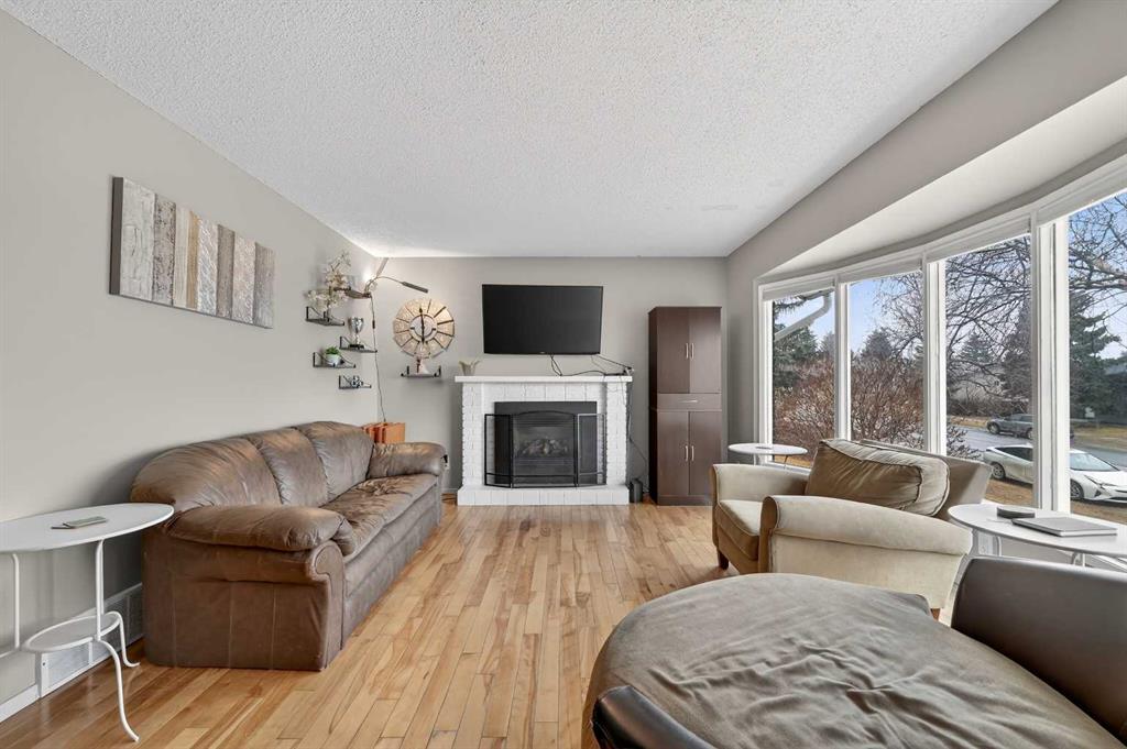 Additional image 6 of 103 Macewan Drive NW, Calgary, AB, T3K 2G2