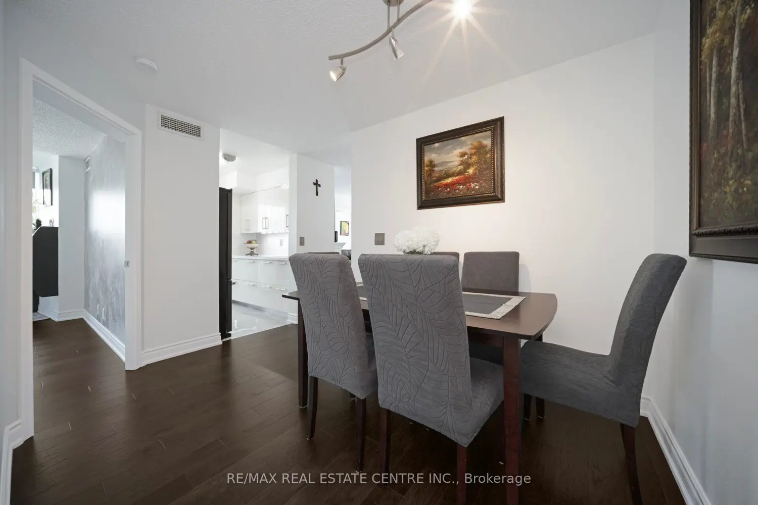 Additional image 6 of 1 Elm Drive 302