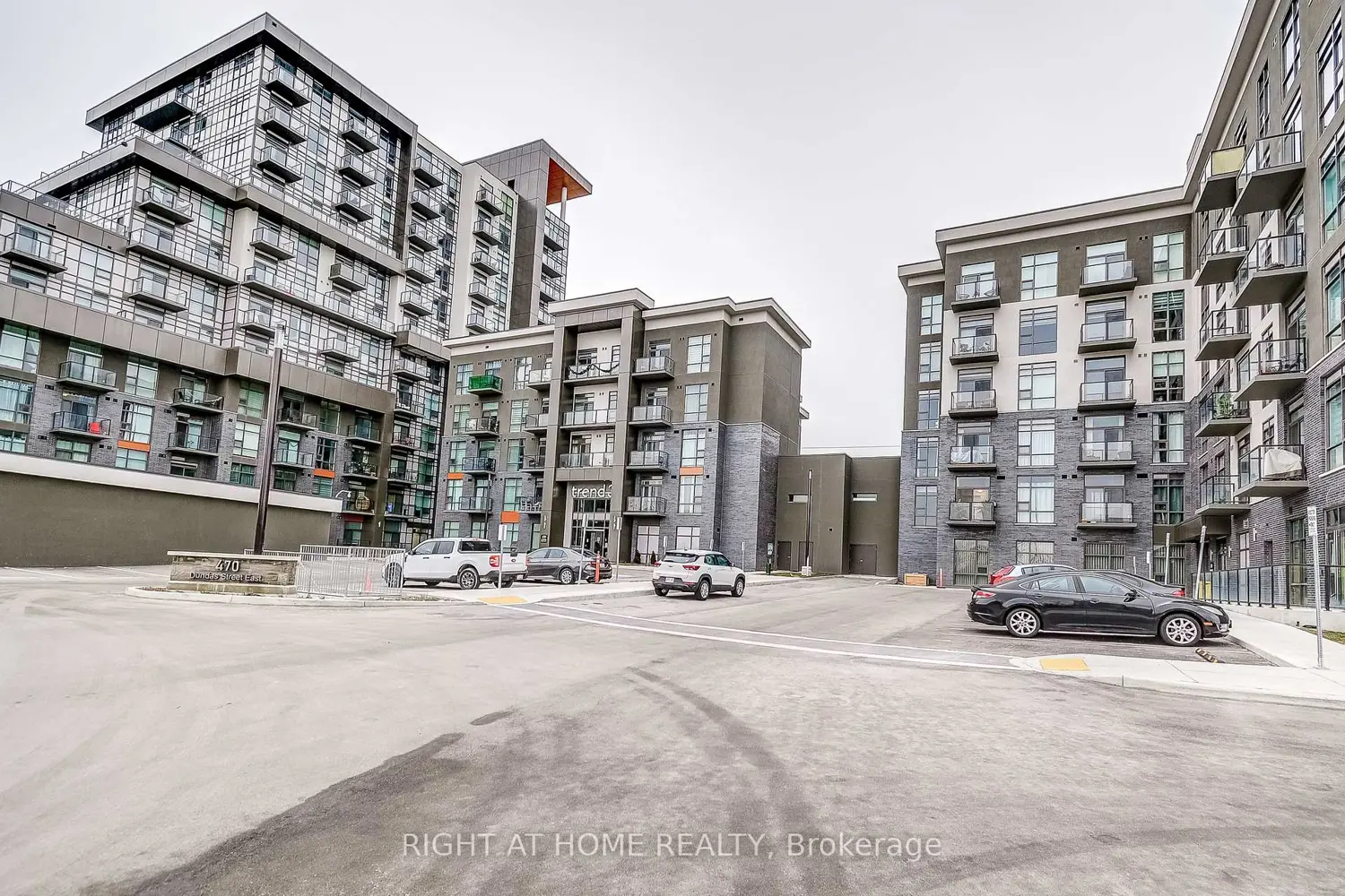 470 Dundas Street 604