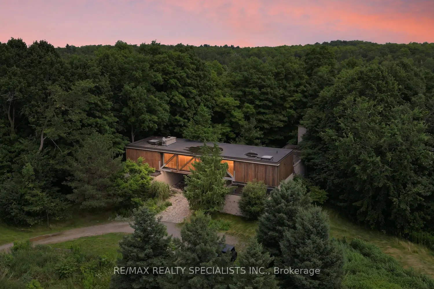 Additional image 20 of 15139 Rockside Road